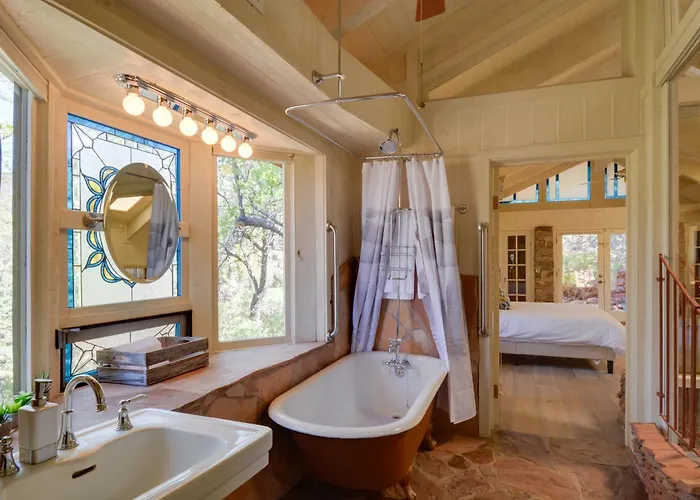 Stone Manor | Hot Tub Red Rock Views | Guest *