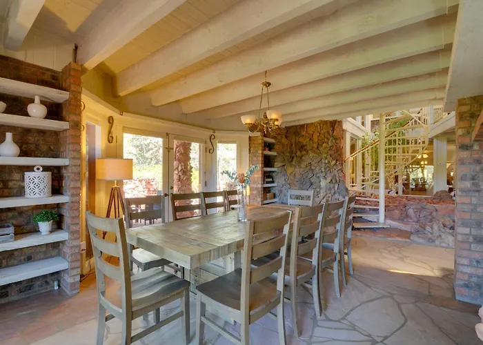 Stone Manor | Hot Tub Red Rock Views | Guest *