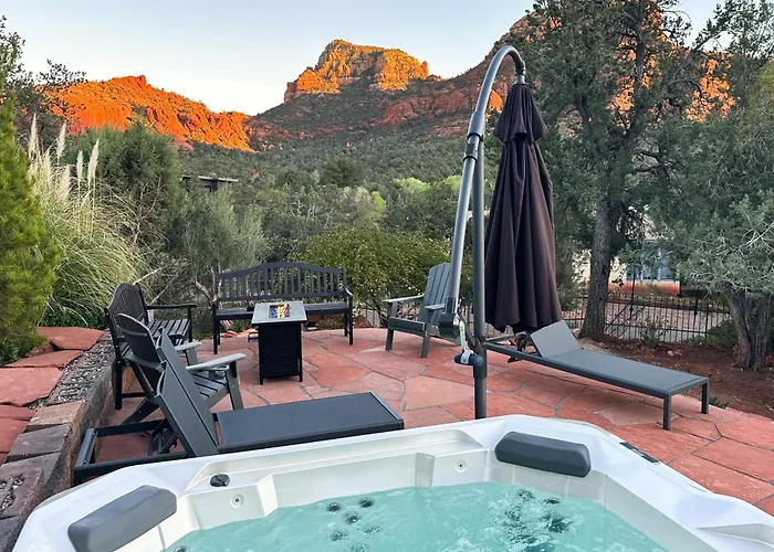 Stone Manor | Hot Tub Red Rock Views | Guest Ferienhaus *