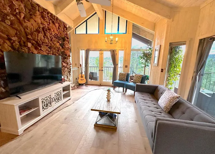 Stone Manor | Hot Tub Red Rock Views | Guest *