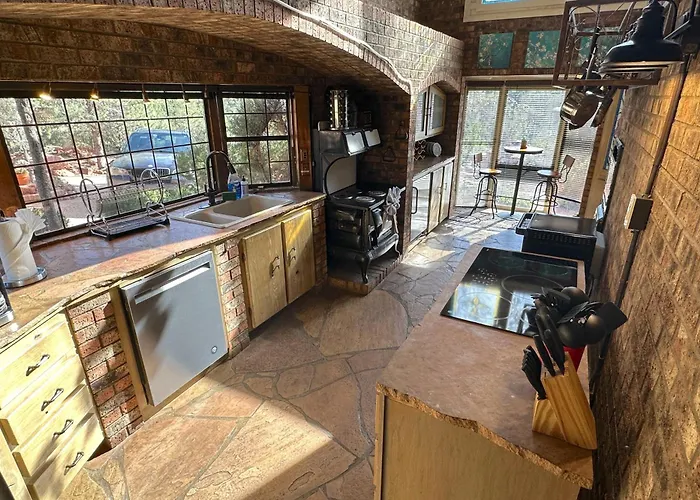 Stone Manor | Hot Tub Red Rock Views | Guest Ferienhaus *