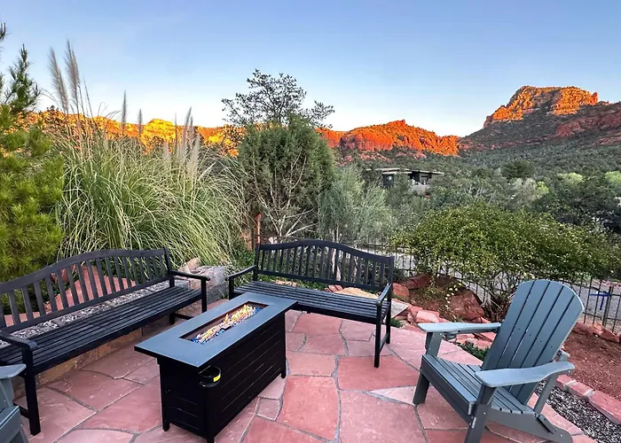 Stone Manor | Hot Tub Red Rock Views | Guest Ferienhaus *